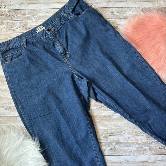 L.L. Bean Women’s Classic Fit Jeans 20 Regular - Picture 1 of 6